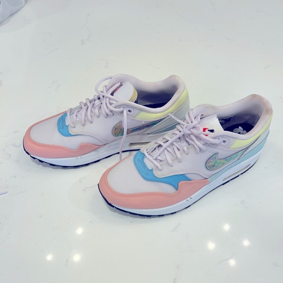 RARE Nike Airs 8.5 - Picture 1 of 5